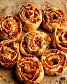 Delicious snack recipe incoming! Sausage and Chutney Pinwheels💥😋