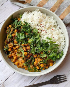 EASIEST CHICKPEA CURRY