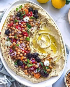 Extra Creamy Classic Hummus 🌱Perfect for enjoying with pita, veggies, as a spread in wraps — the possibilities are endless! ❤️.🌱💚