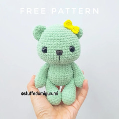 free pattern blue bear with yellow bow