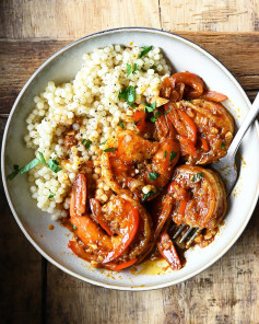 Harissa Shrimp – A quick dinner that bursts with flavor. Pan-seared shrimp tossed with sautéed bell peppers in a flavorful harissa butter sauce