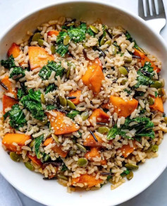 🥬🍠High-protein Kale & Sweet Potato Wild Rice Bowl is loaded with iron and fiber. Quick & budget-friendly.