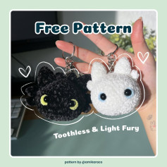 ✨Hiii friends, here’s a free pattern for toothless and light fury keychains!! I’m definitely in my keychain era, they’re so fast and fun to make~ I hope you enjoy this pattern ✨