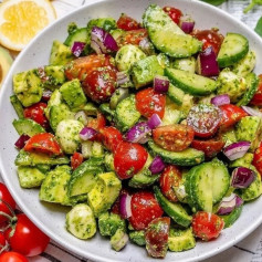 Italian Style Tomato + Avocado Chopped Salad 🍅🥑😍