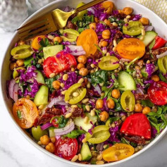 LOADED LENTIL QUINOA SUMMER SALAD 🌈