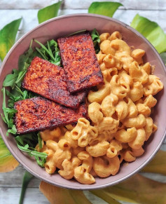 macn cheese with pan fried bbq fofu