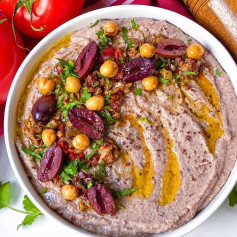 Mediterranean Kalamata Hummus⠀