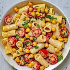 🌱Oil-free chickpea & pasta salad🌱