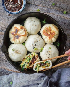 🥢😍 Pan-fried zucchini buns!