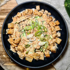 PEANUT TOFU ZOODLES 🥜🍝🌱