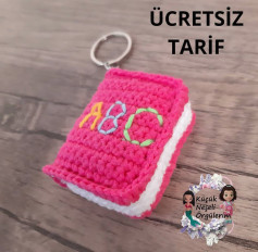 Pembe kitap anahtarlık tığ işi modeli.