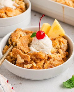 PINEAPPLE DUMP CAKE⁠