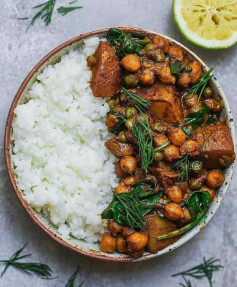 Potato curry with chickpeas