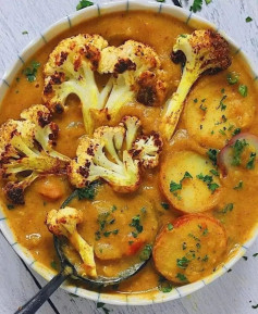 Roasted Cauliflower & Lentil Curry Soup 🥣