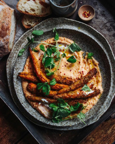 Simple pleasures - Spiced roast carrots on creamy butter bean & tomato dip ❤️