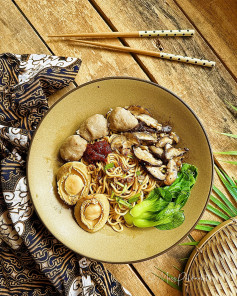 [Soysauce Noodle]For breakfast, lunch, and dinner – noodles are always a great idea!