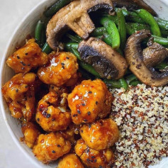 Sticky Sesame Cauliflower & Épis seasoned vegetables