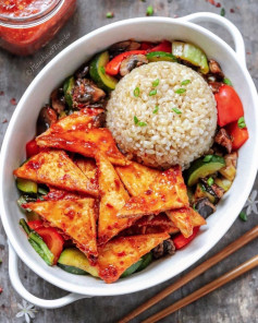 Sweet Chili Tofu Stir-Fry