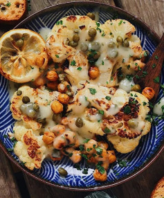 Take your cauliflower to a new level by trying out this Roasted Cauliflower & Chickpea Piccata