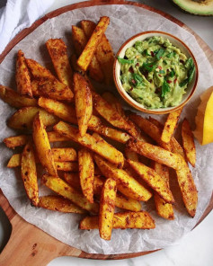 these are on high rotation because they’re just so good - golden spicy flavourful crispy on the outside and fluffy on the inside 🤤 I baked these in my oven and not an air fryer this time,