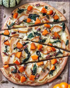 🍕Thin Crust Pizza with Butternut Squash, Spinach and Caramelized Pear