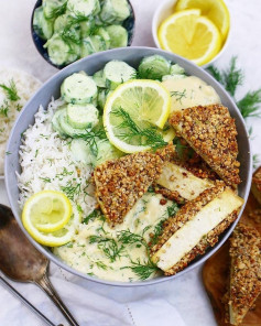 ⏺Vegan nut and seed crusted tofu with creamy dill sauce