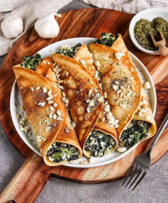 Vegan Oven-Baked Filled Crepes with Spinach and Feta 💚