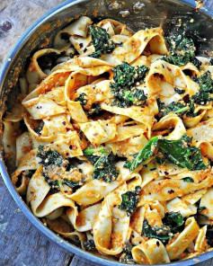 🍝 Vegan Spicy Kale and Romesco Pasta