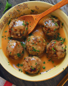 Vegan Swedish Meatballs & Gravy