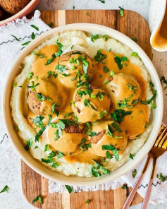 😍 Vegan Swedish Meatballs with Creamy Gravy & Fluffy Mashed Cauliflower