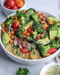 Want to try this Roasted Broccoli & Quinoa Salad