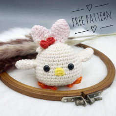 White chicken crochet pattern with bunny ears