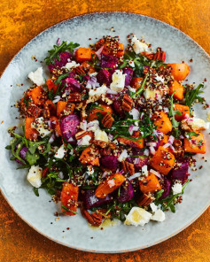 Winter cravings on a plate: Roasted sweet potato and quinoa salad, topped with crunchy pecans, feta and Maldon Sea Salt flakes.🍠🥗✨