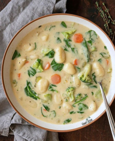 You need to try this cozy and creamy Vegetable Gnocchi Soup