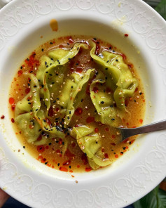 10 MINUTE GYOZA SOUP FOR ONE 🥟💥