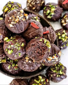 6-INGREDIENT DOUBLE CHOC PROTEIN BALLS (vegan)🍫😍 ✨