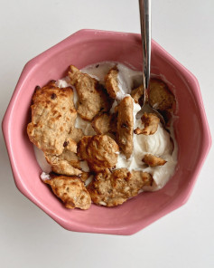 Cookie dough yogurt bowl 🍪