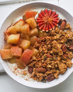 PUMPKIN & PEANUT BUTTER GRANOLA 🍁