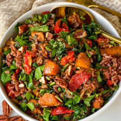 RED RICE + ROASTED SQUASH SALAD 🌿