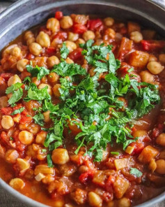 🍚🍞 Rice or naan/bread? Whichever you choose, this Eggplant Chickpea Masala