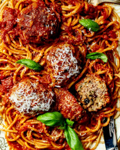 Spaghetti and meatballs