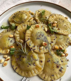 Spinach and ‘ricotta’ ravioli from