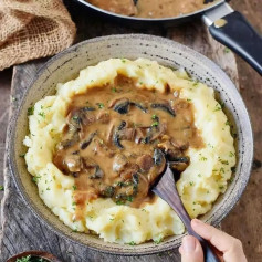 Vegan Mushroom Stroganoff