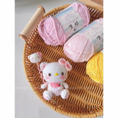 hello kitty cầm hello kitty