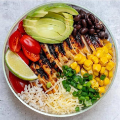 Southwest Grilled Chicken Bowl with Cilantro-Lime Rice 🌱🍅🌽