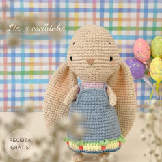 🌸🐰Lia, uma coelhinha para o ano todo! 🐰🌸Domingo tem piquenique de Páscoa e é claro que a Lia não ia ficar de fora! Colocou seu vestidinho novo e chegou para encontrar o Ben 🐰🌸✨