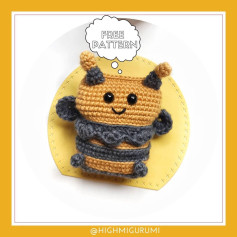 black striped bee keychain crochet pattern