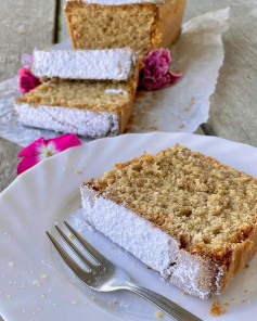 BOLO DE AVEIA, AMÊNDOAS E MEL 😋Querem mais bolos saudáveis? Garanta meu ebook com 44 rec