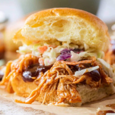 BBQ CHICKEN SLIDERS⁠