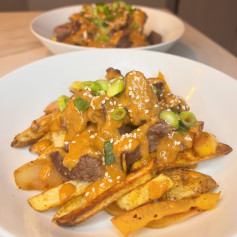 BEEF SATAY LOADED SALT & PEPPER CHIPS 🥜🍟